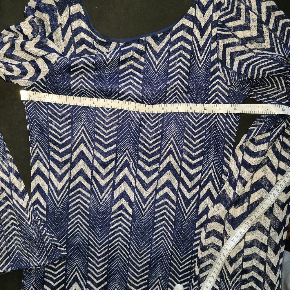 Dress - Picture 7 of 7